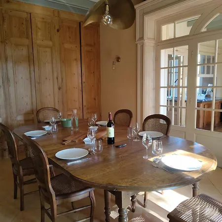 Grande Maison 14 Personnes Au Calme Entre Bordeaux Et Blaye Gauriac