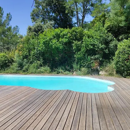 Grande Maison 14 Personnes Au Calme Entre Bordeaux Et Blaye Сasa de vacaciones