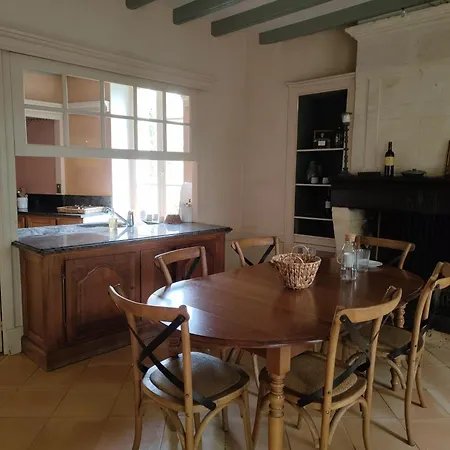 Grande Maison 14 Personnes Au Calme Entre Bordeaux Et Blaye Gauriac