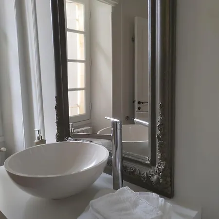 Grande Maison 14 Personnes Au Calme Entre Bordeaux Et Blaye Gauriac