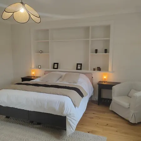 Grande Maison 14 Personnes Au Calme Entre Bordeaux Et Blaye Сasa de vacaciones