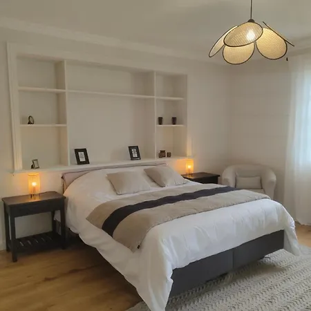 Grande Maison 14 Personnes Au Calme Entre Bordeaux Et Blaye Gauriac