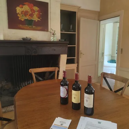 Grande Maison 14 Personnes Au Calme Entre Bordeaux Et Blaye Сasa de vacaciones *